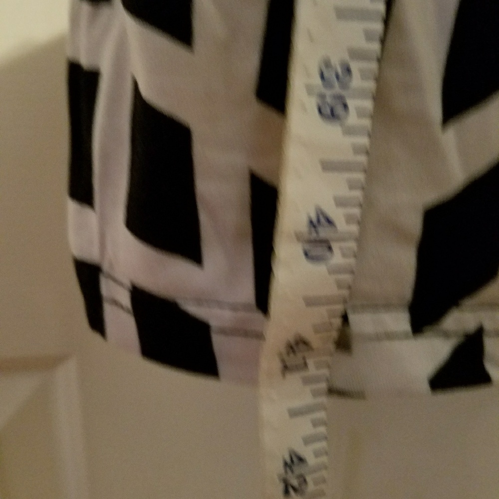 Dress - Picture 6 of 6